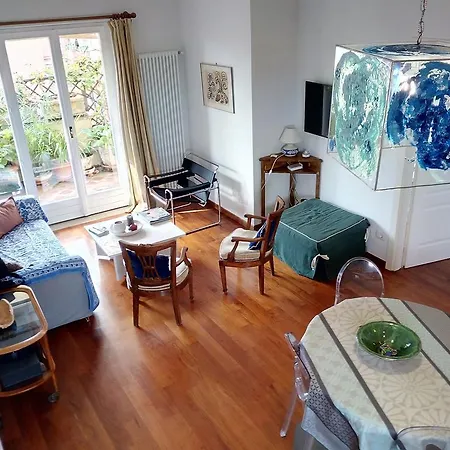 Borgo Pio Penthouse Apartment *